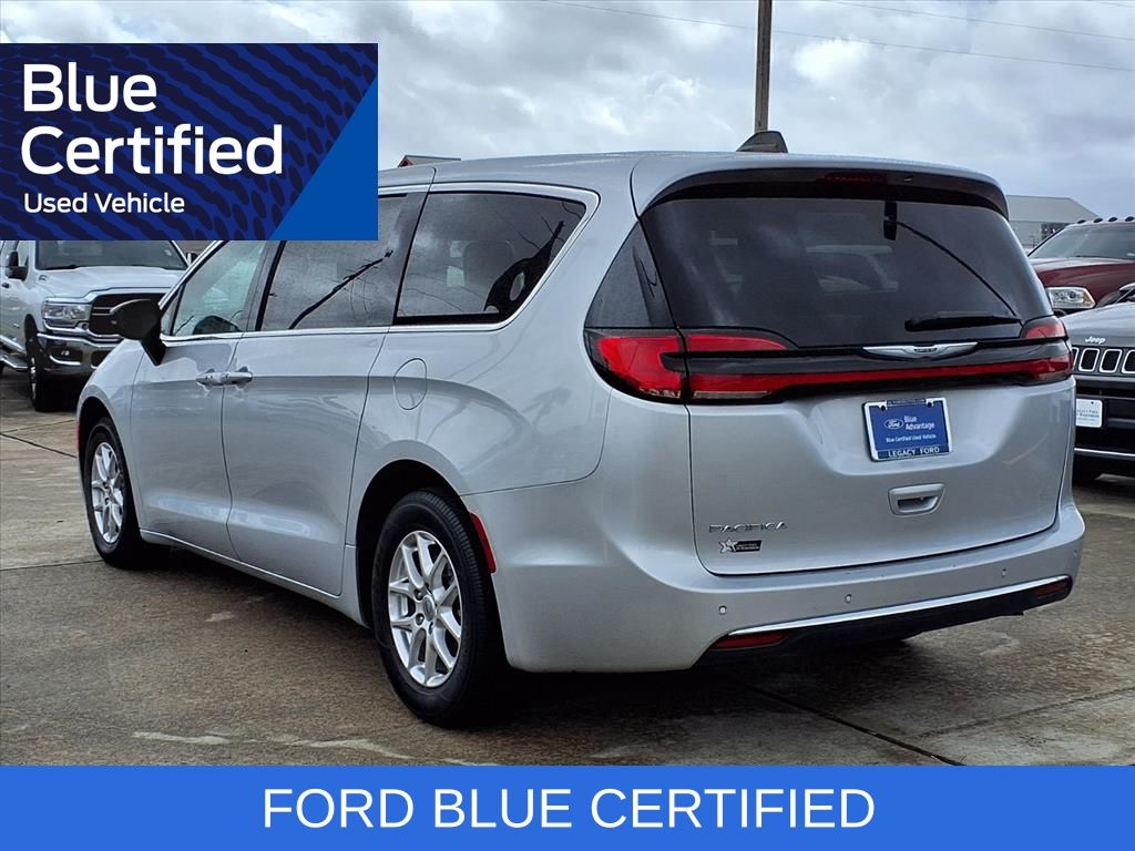 2024 Chrysler Pacifica Touring L - 3
