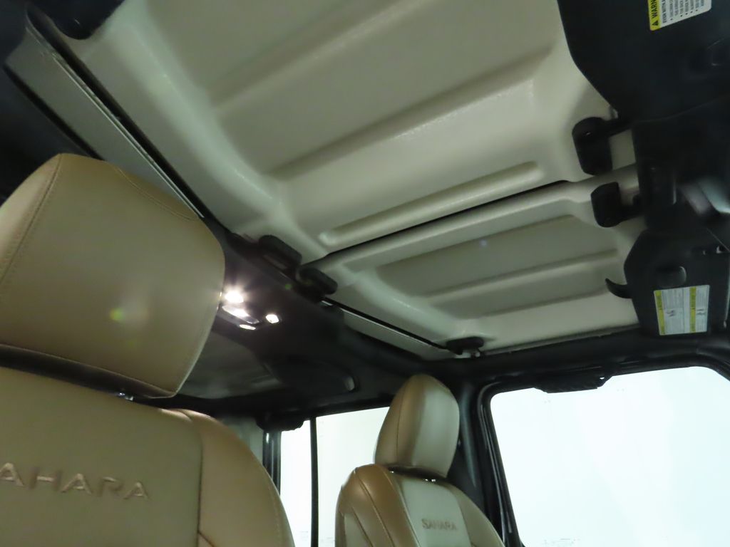 2022 Jeep Wrangler Unlimited Sahara 4xe 19
