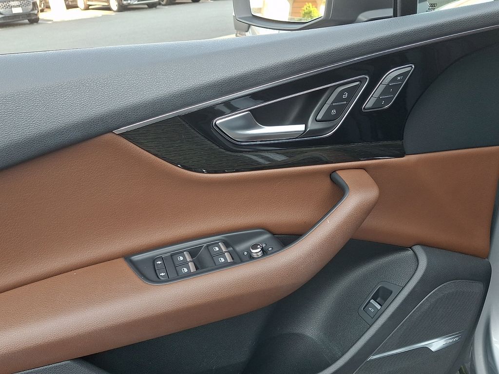 Thumbnail: 2018 Audi Q7 - 12