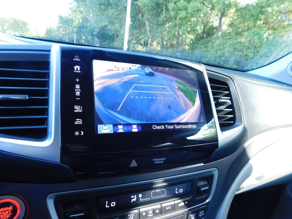 Thumbnail: 2018 Honda Pilot - 11