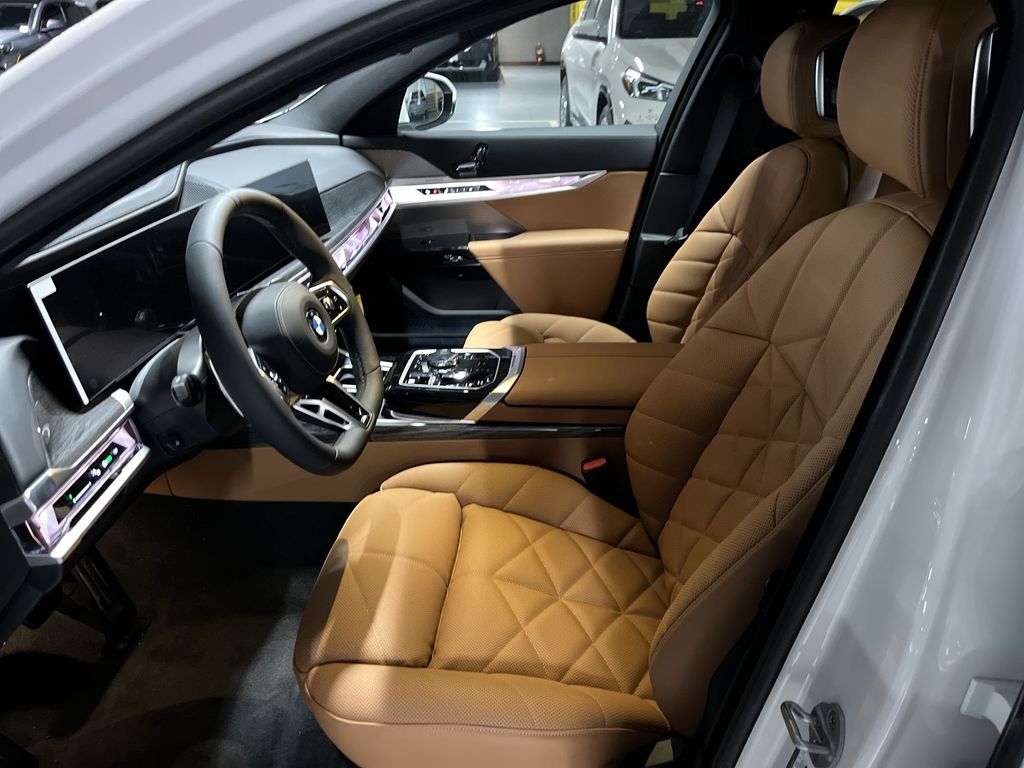 Thumbnail: 2026 BMW 7 Series - 11