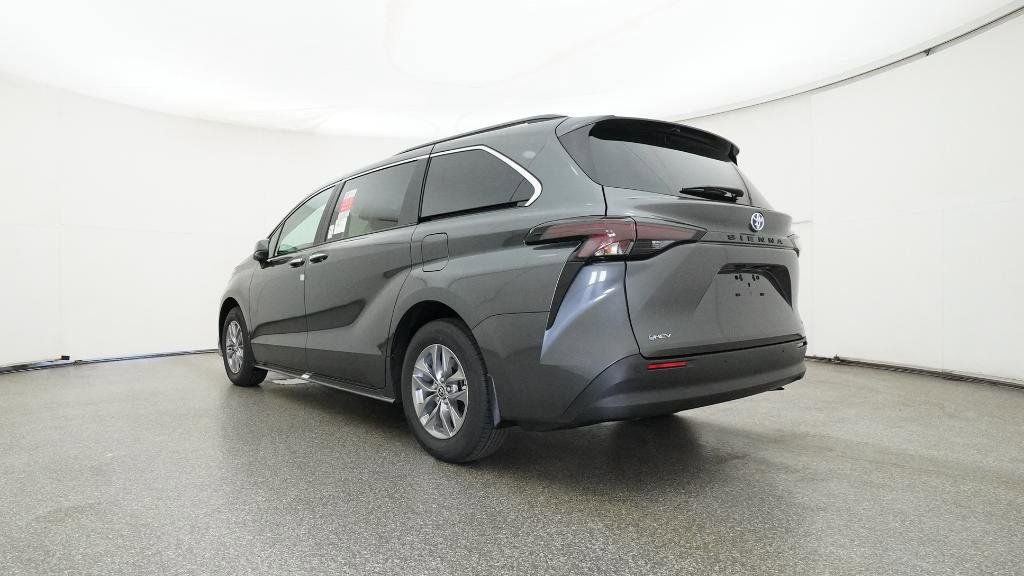 Thumbnail: 2025 Toyota Sienna - 17