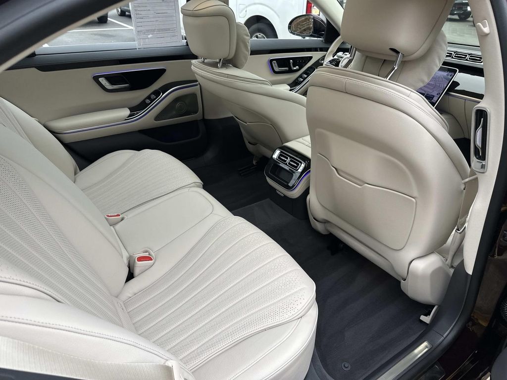 Thumbnail: 2023 Mercedes-Benz S-Class - 25