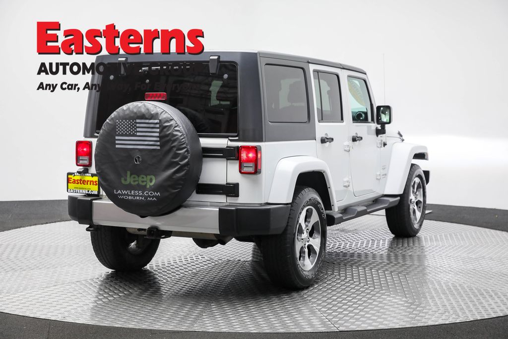 Used 2018 White Jeep Unlimited Sahara image 5