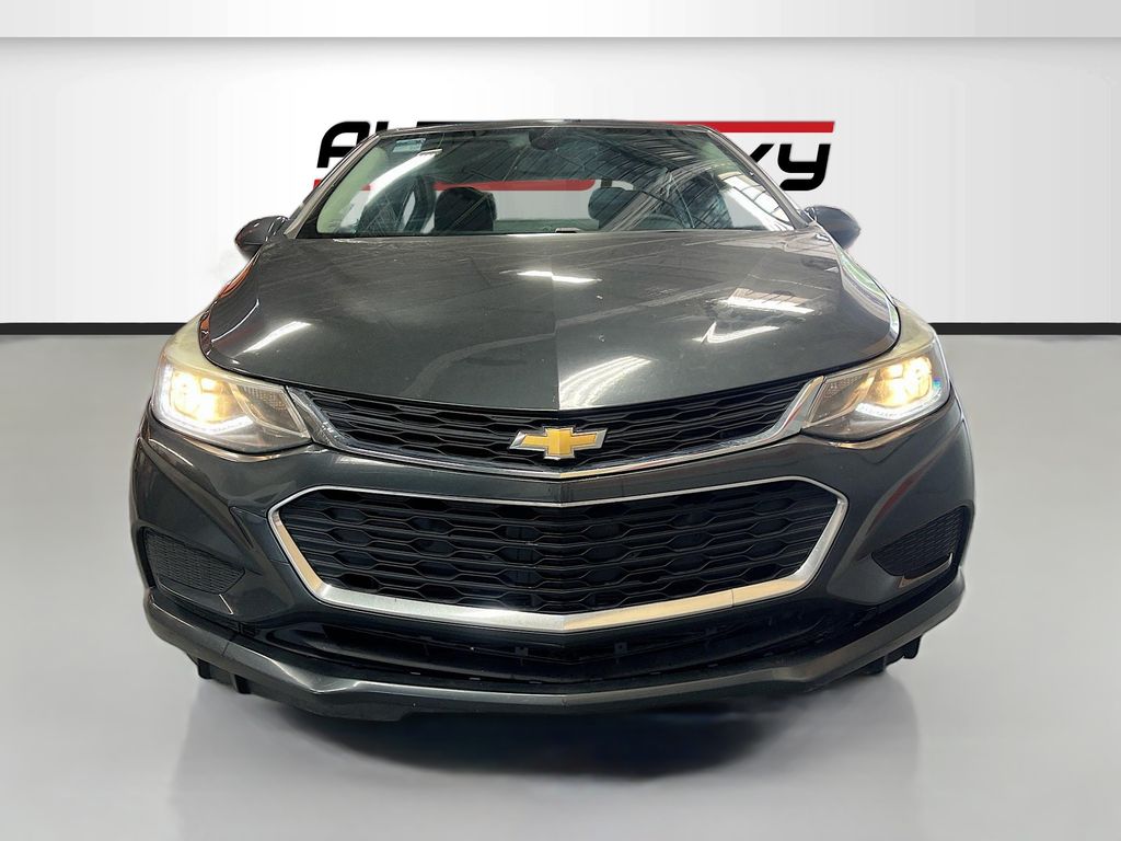 Used 2018 Graphite Metallic Chevrolet LT image 2