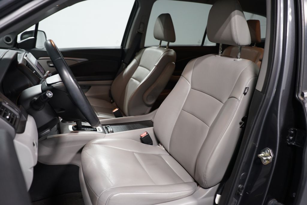 Thumbnail: 2016 Honda Pilot - 6