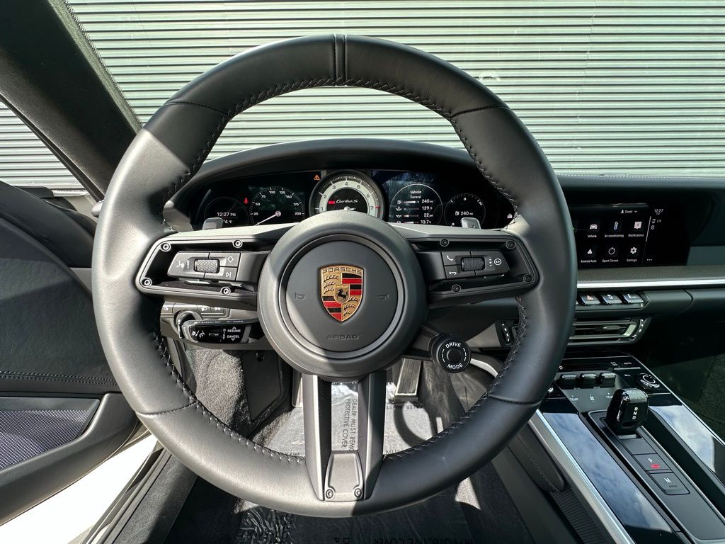 Thumbnail: 2022 Porsche 911 - 15