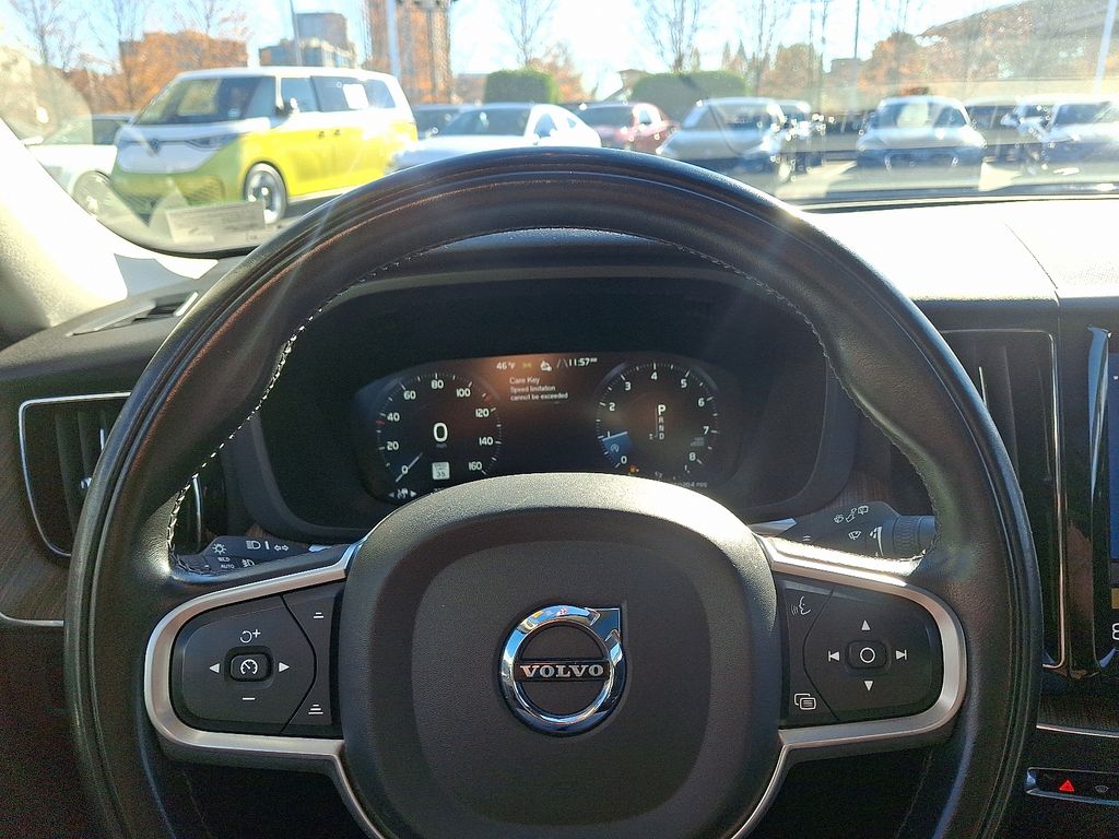 Thumbnail: 2021 Volvo XC60 - 20