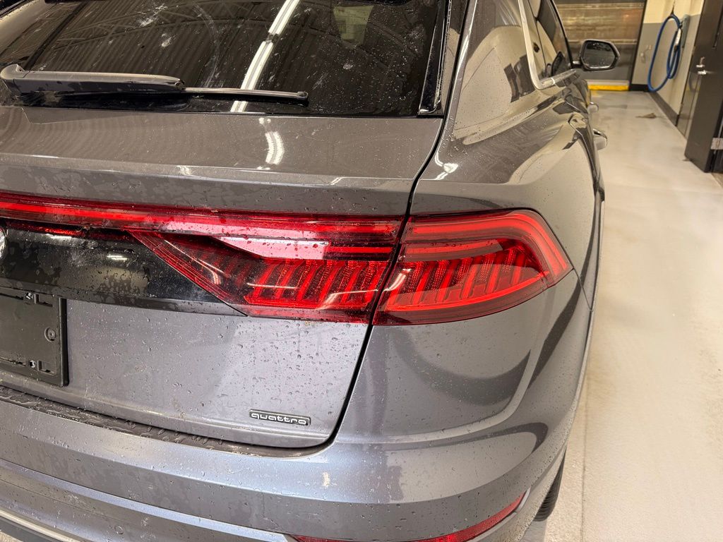 Thumbnail: 2021 Audi Q8 - 5