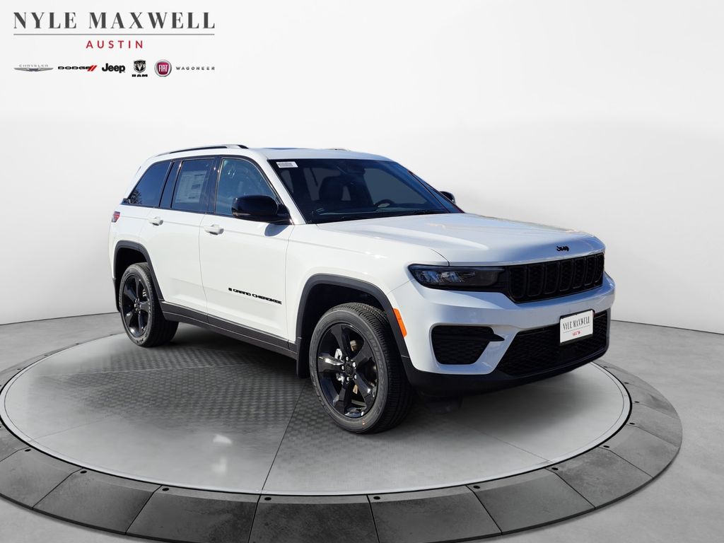 New Car 2025 Jeep Grand Cherokee  Laredo For Sale Under $40,000 In Austin, Texas