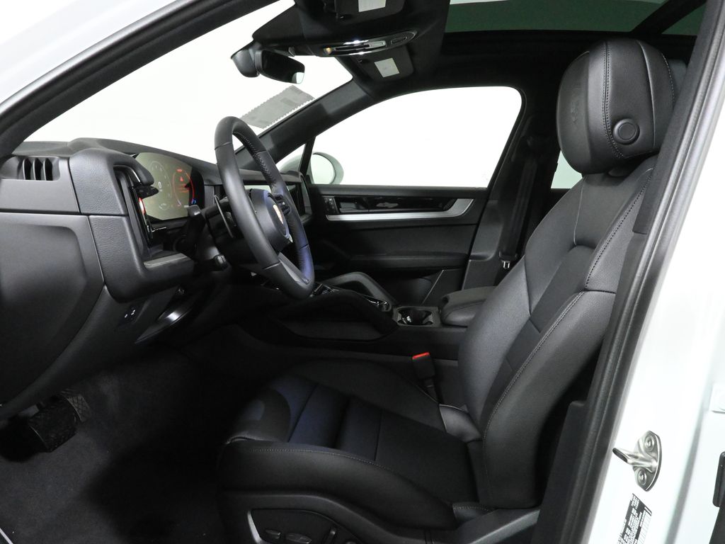 Thumbnail: 2026 Porsche Cayenne - 5