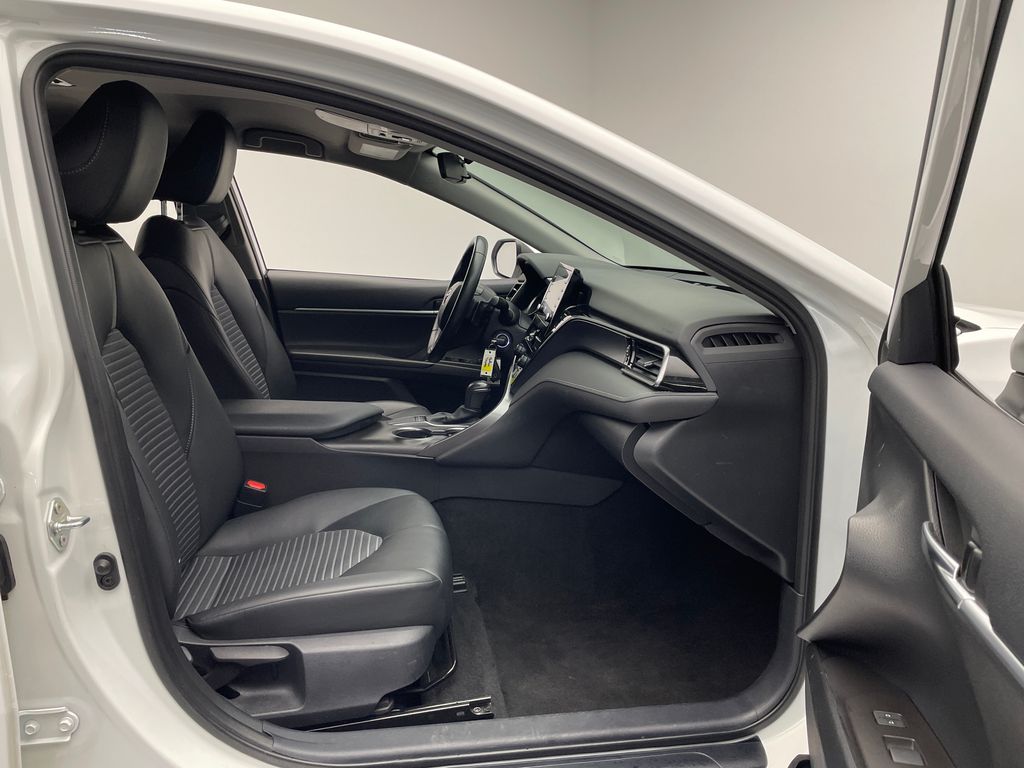 2023 Toyota Camry SE 17