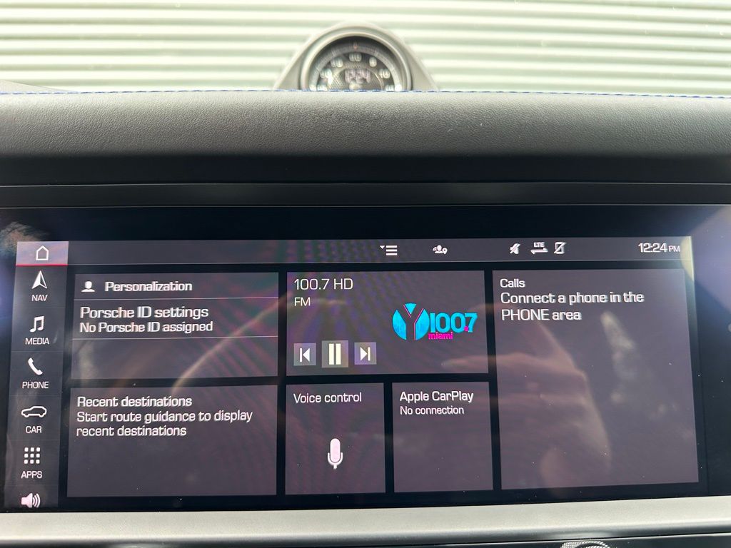 Thumbnail: 2023 Porsche Macan - 27