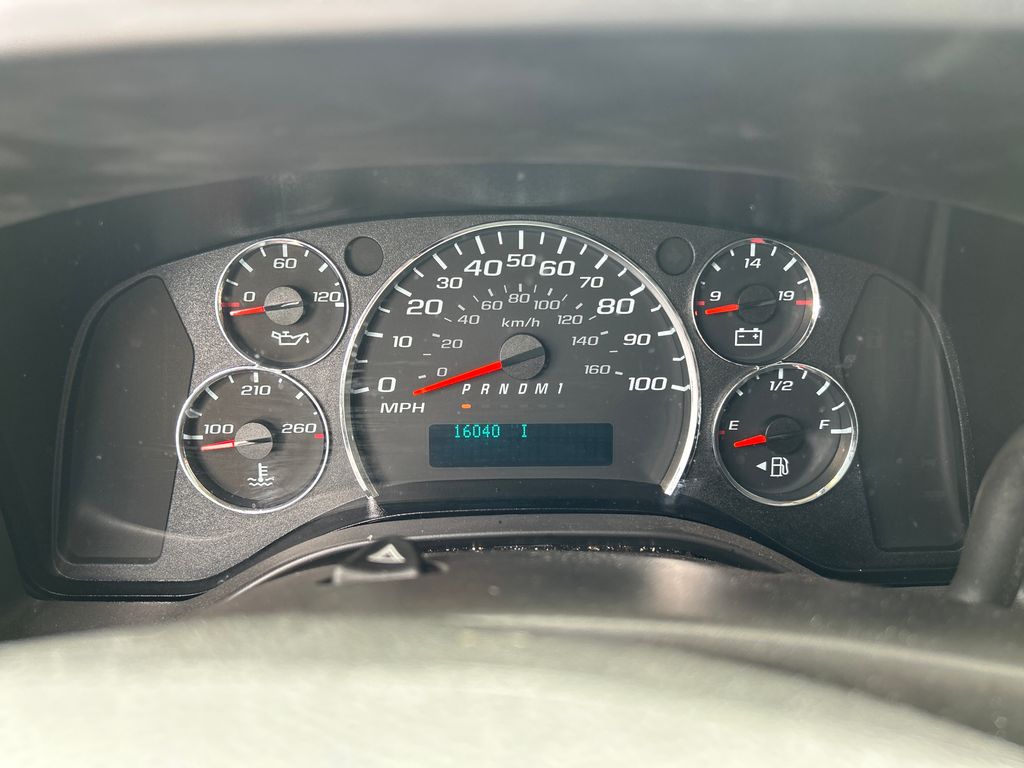 Certified Used 2025 White GMC Work Van image 17