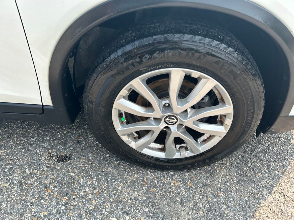 Used 2018 White Nissan SV image 26