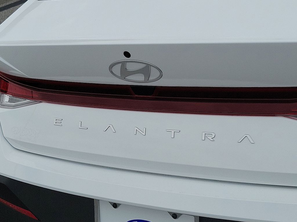 Thumbnail: 2025 Hyundai Elantra - 5