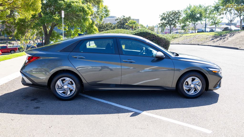 Used 2024 Hyundai Elantra SE 4D Sedan