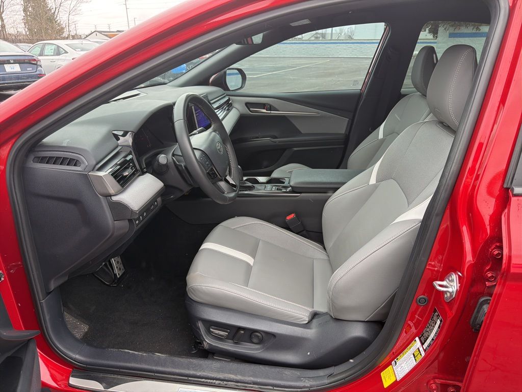 Thumbnail: 2025 Toyota Camry - 17