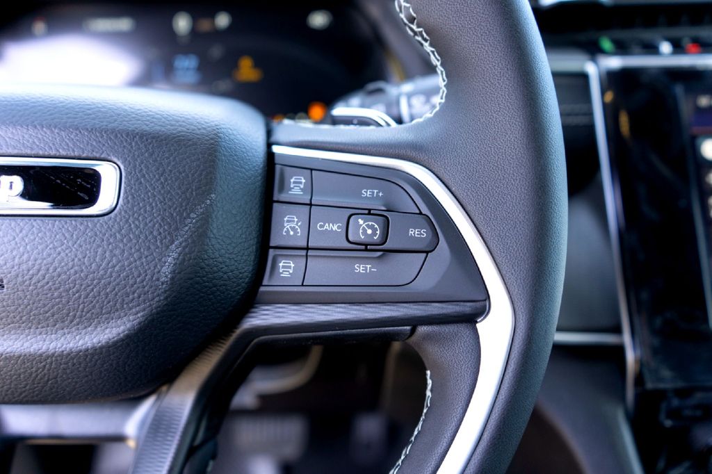 New Car 2025 Jeep Grand Cherokee L  Laredo For Sale Under $50,000 In Taylor, Texas