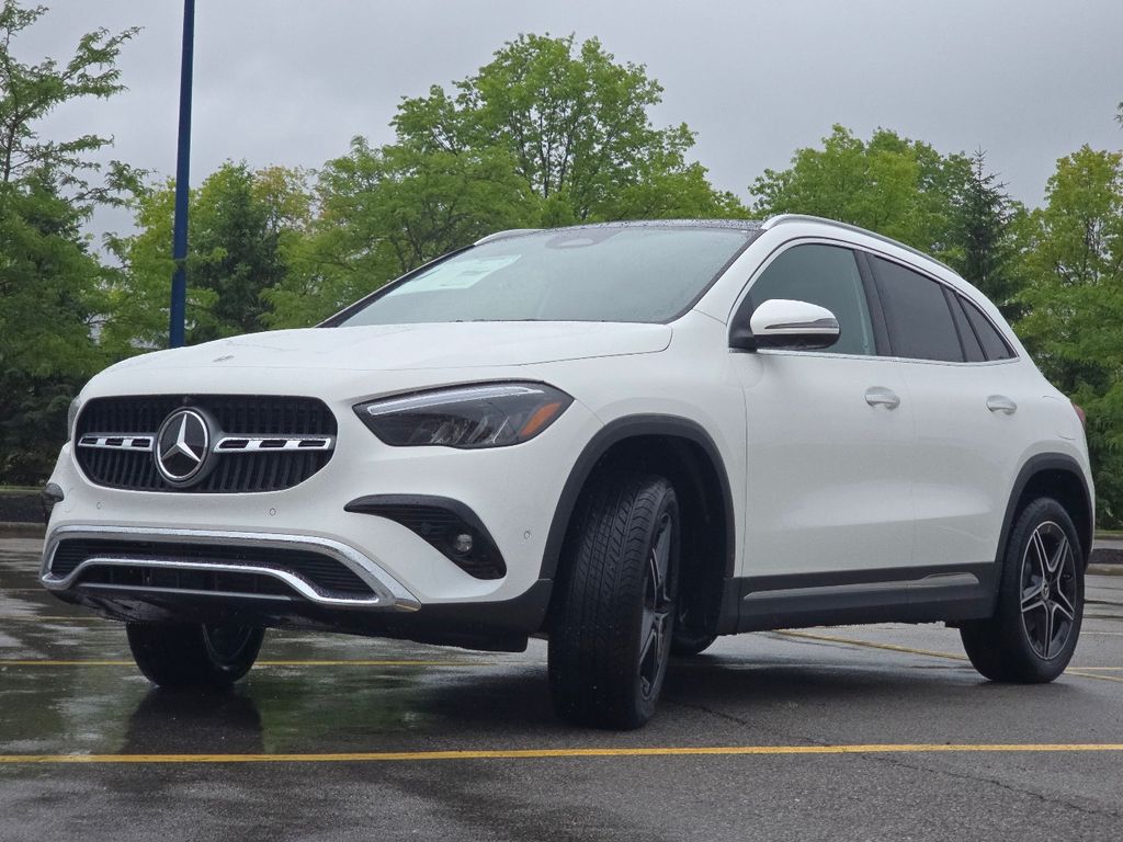 New 2026 White Mercedes-Benz GLA 250 image 12