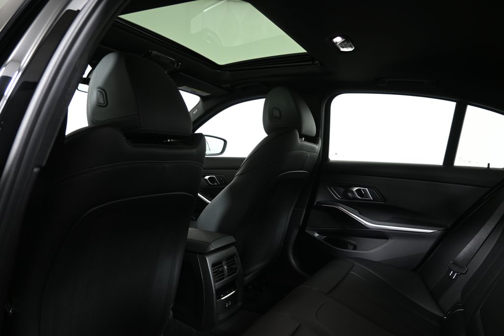 Thumbnail: 2026 BMW 3 Series - 30