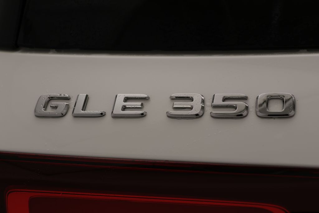 Thumbnail: 2026 Mercedes-Benz GLE - 9