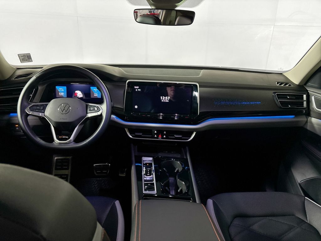 2025 Volkswagen Atlas 2.0T Peak Edition