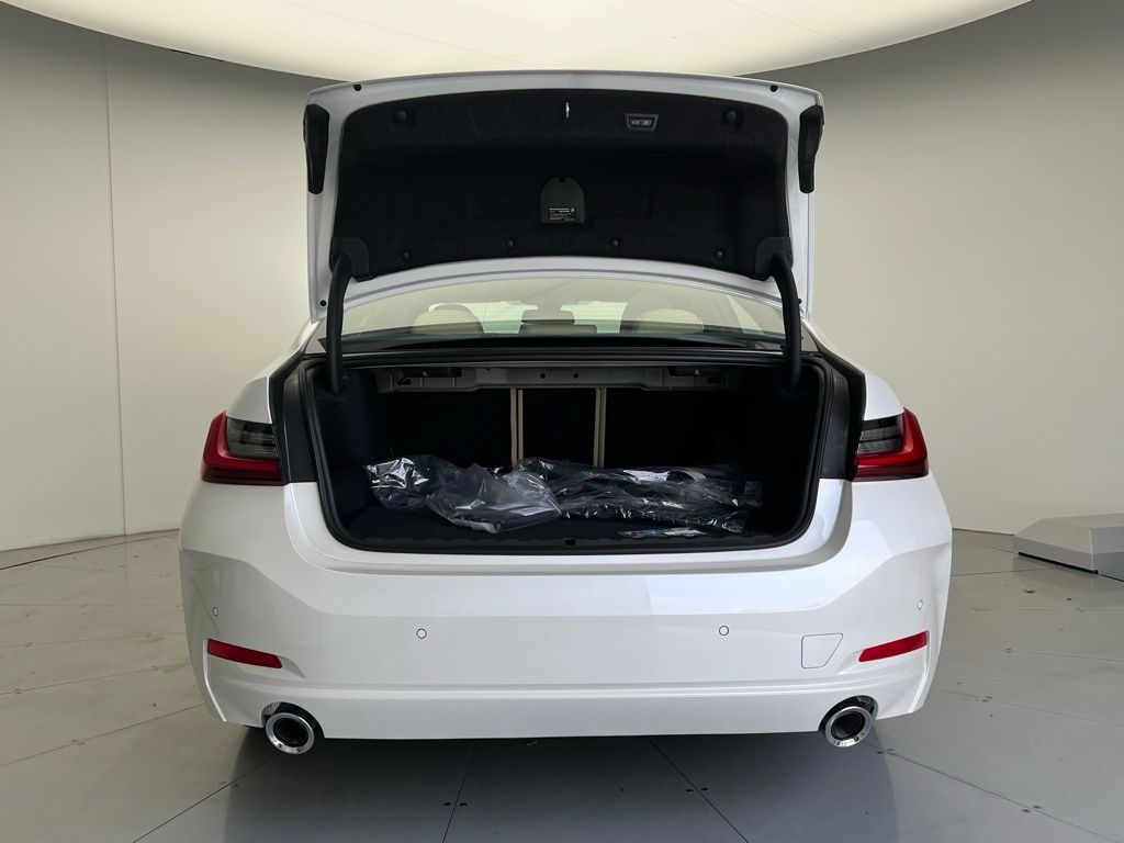 Thumbnail: 2026 BMW 3 Series - 5