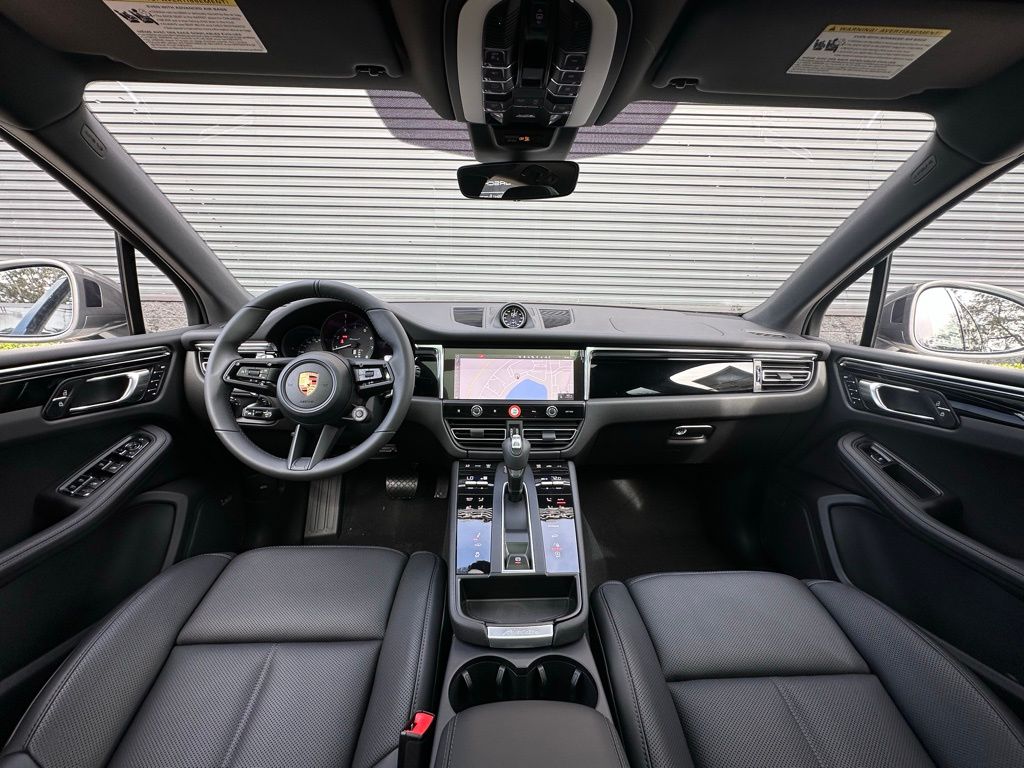 Thumbnail: 2026 Porsche Macan - 6