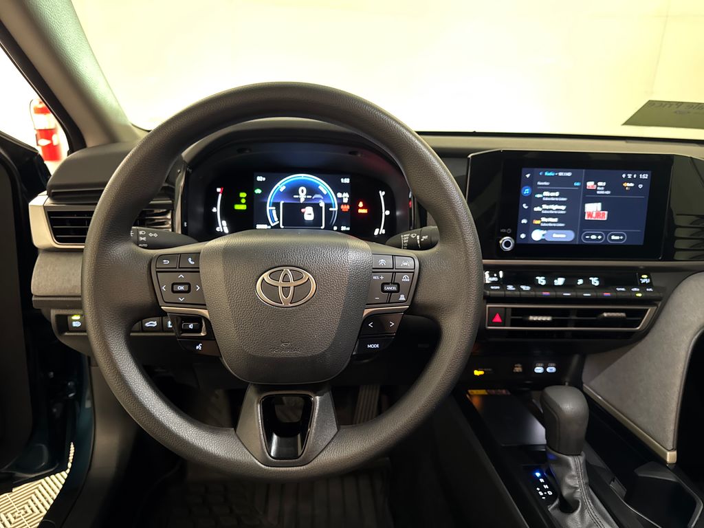 Certified Used 2025  Toyota LE image 8