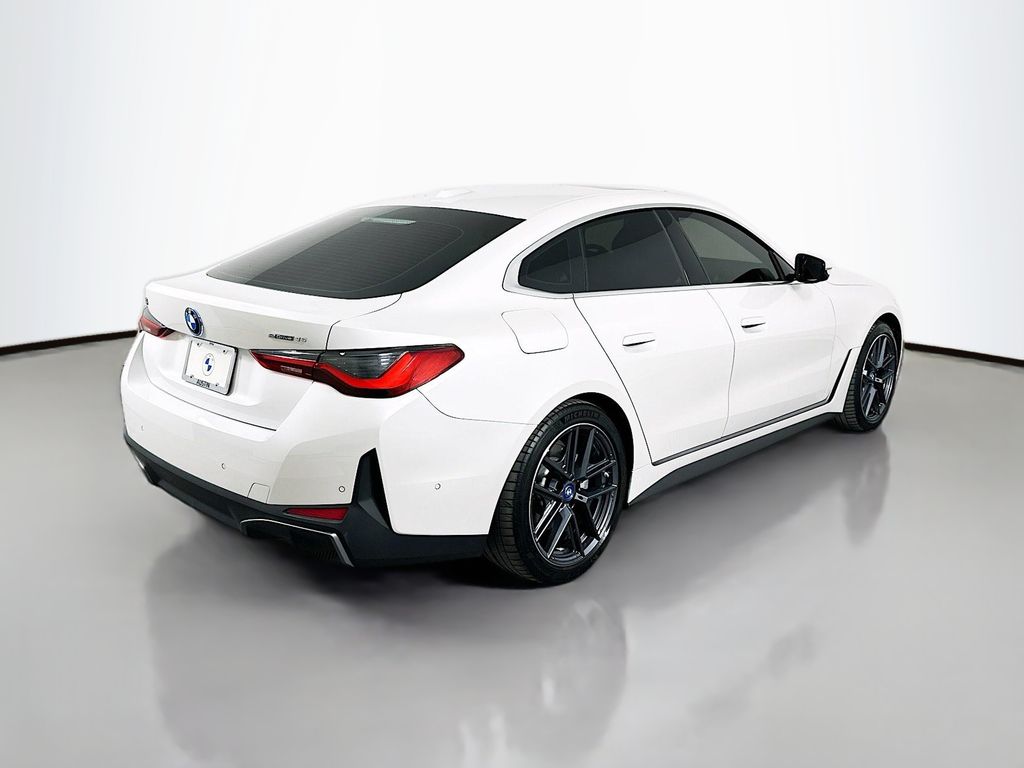 Thumbnail: 2023 BMW i4 - 5