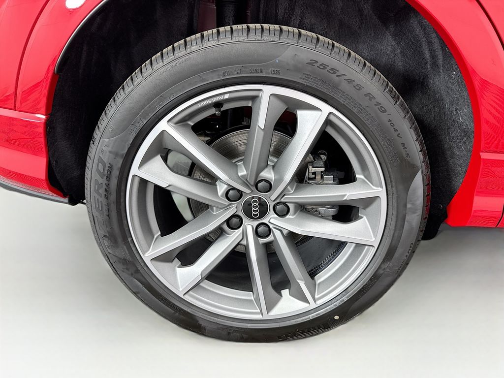Thumbnail: 2025 Audi Q3 - 32