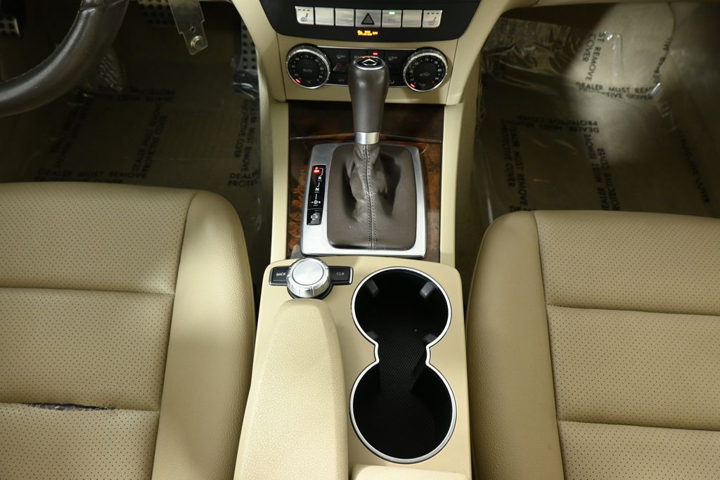 Thumbnail: 2014 Mercedes-Benz C-Class - 26
