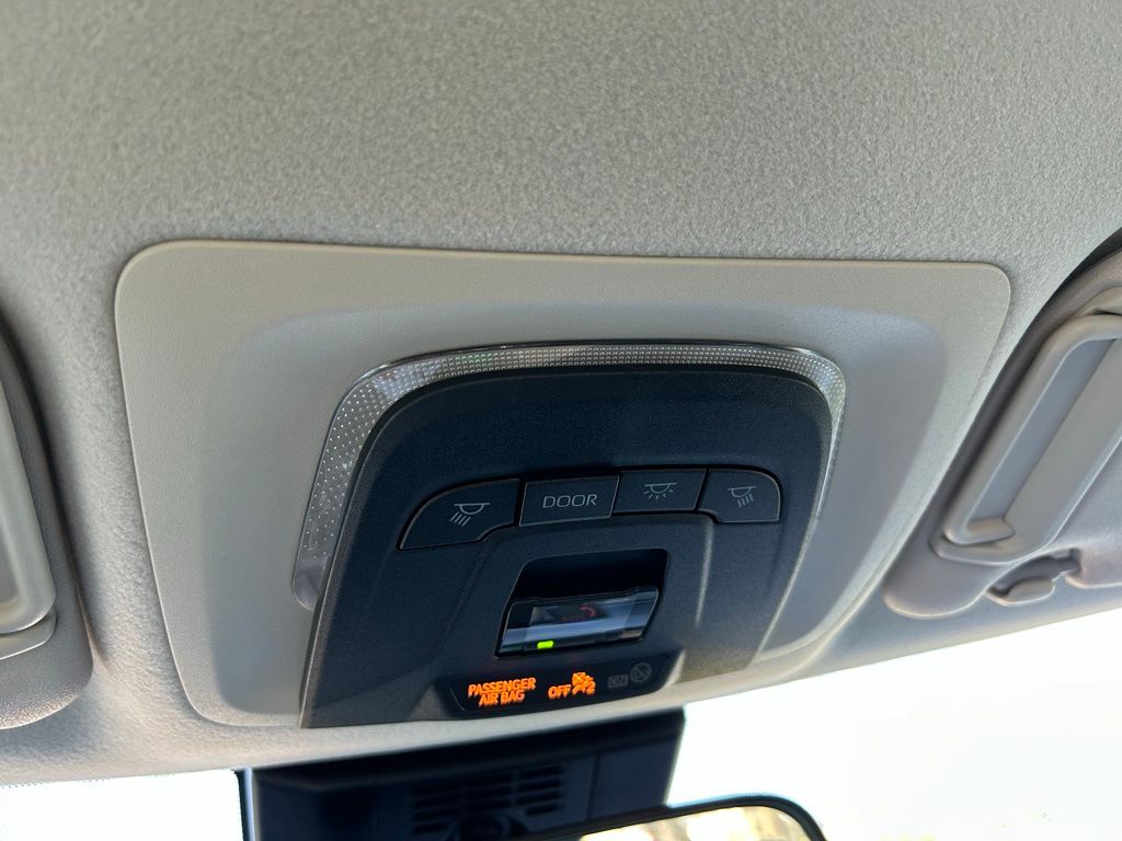 Thumbnail: 2025 Toyota Corolla - 27