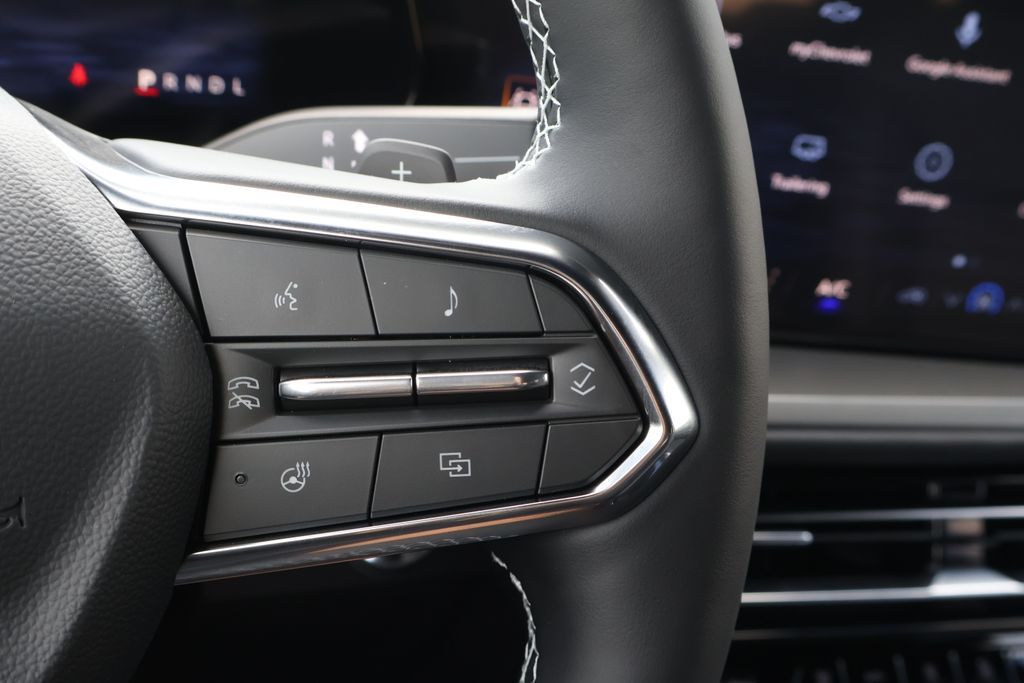 Thumbnail: 2027 Chevrolet Traverse - 23