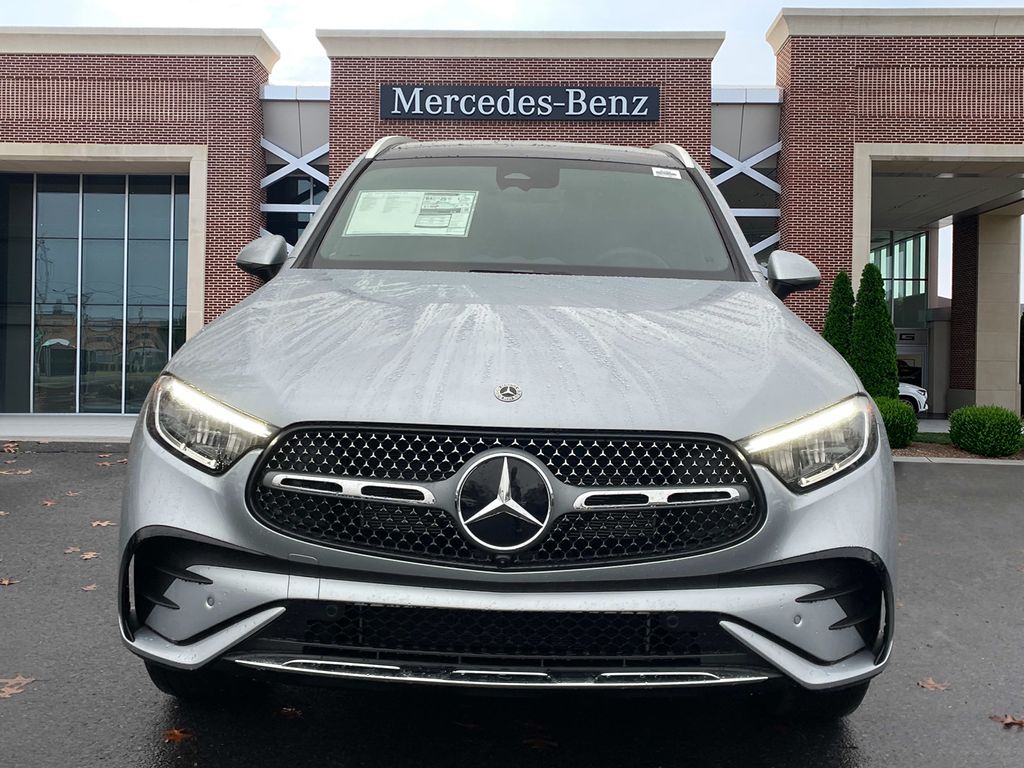 2025 Mercedes-Benz GLC 350 2