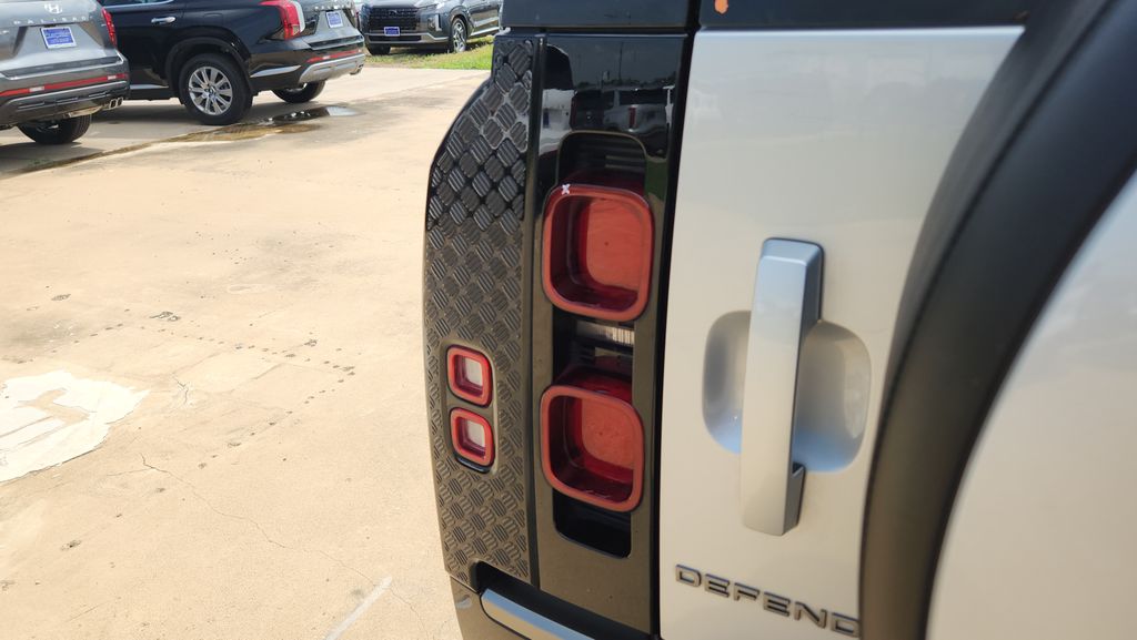 2023 Land Rover Defender 110