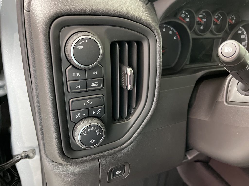 2025 Chevrolet Silverado 1500 Custom 27