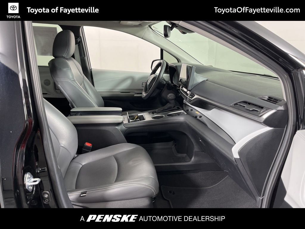Thumbnail: 2025 Toyota Sienna - 7