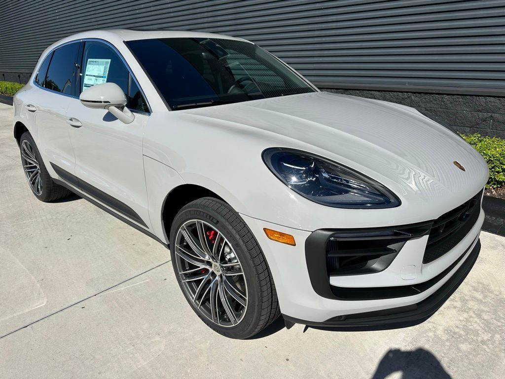 Thumbnail: 2026 Porsche Macan - 11