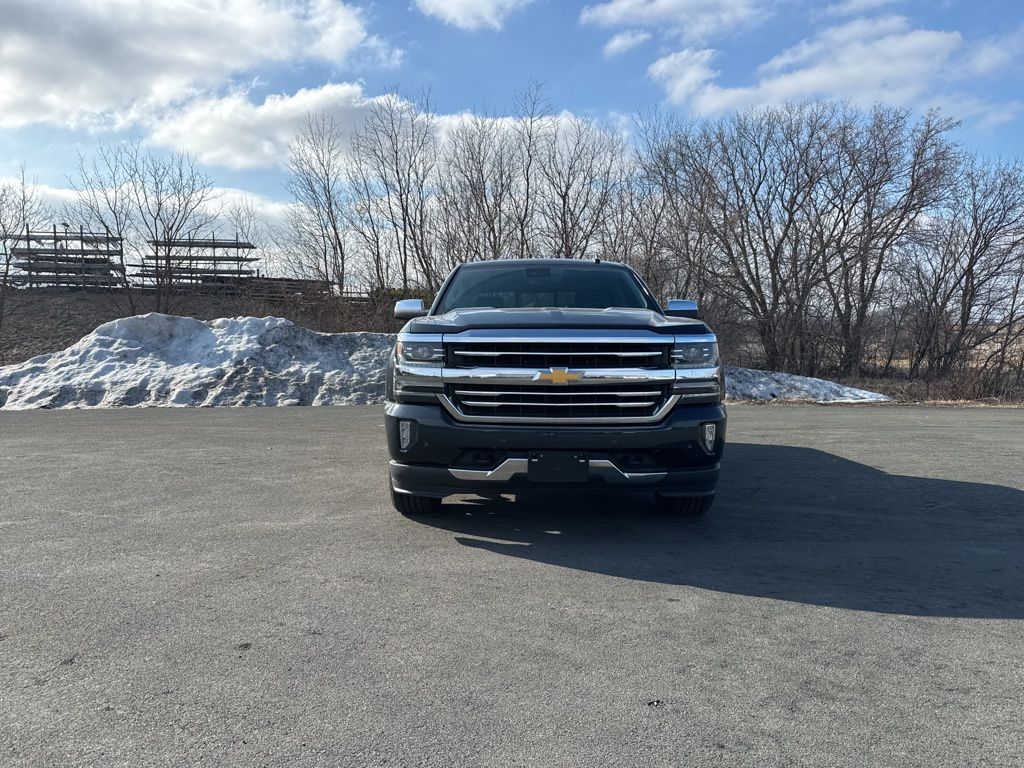 Used 2018 Chevrolet Silverado 1500 High Country with VIN 3GCUKTECXJG403724 for sale in Zumbrota, Minnesota