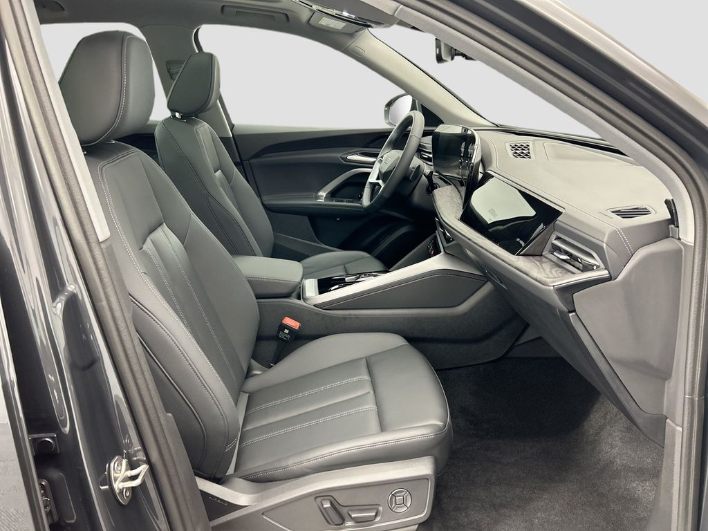 Thumbnail: 2025 Audi Q5 - 19