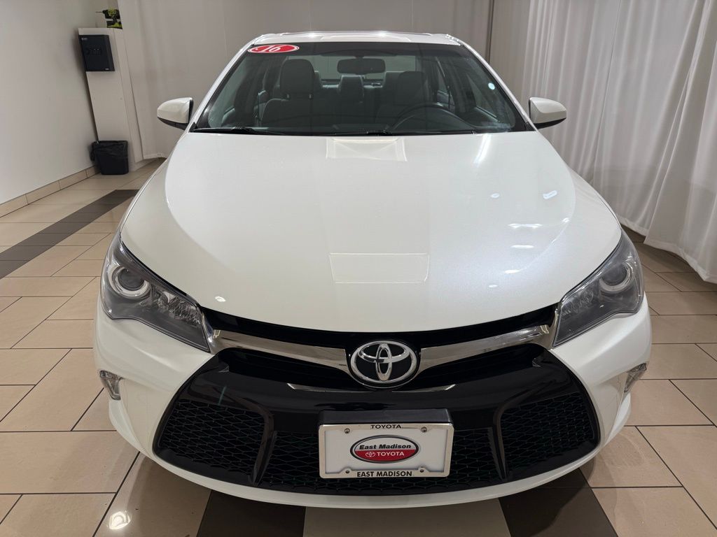 Thumbnail: 2016 Toyota Camry - 8