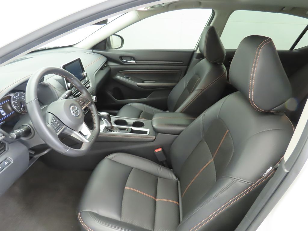 Thumbnail: 2022 Nissan Altima - 17