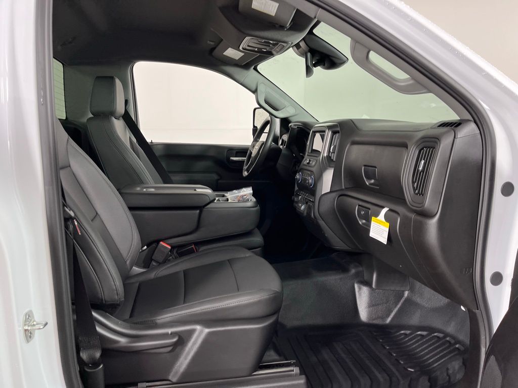 Thumbnail: 2026 Chevrolet Silverado 2500 - 9