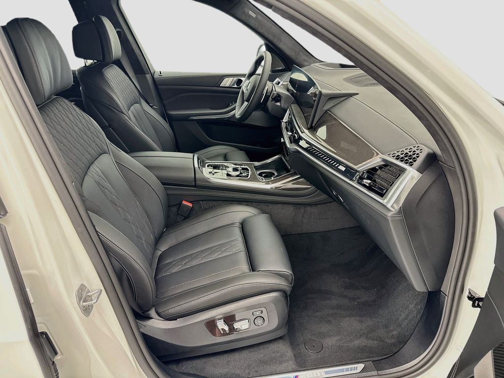 Thumbnail: 2027 BMW X7 - 19