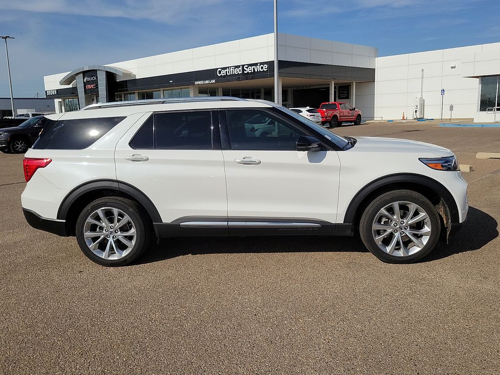 2021 Ford Explorer Platinum - 11