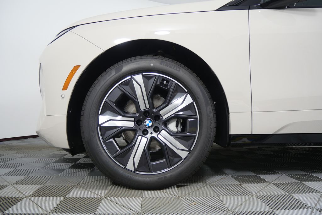 Thumbnail: 2026 BMW iX - 7