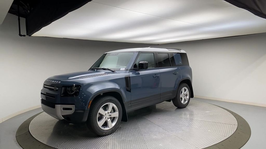 Thumbnail: 2023 Land Rover Defender - 4