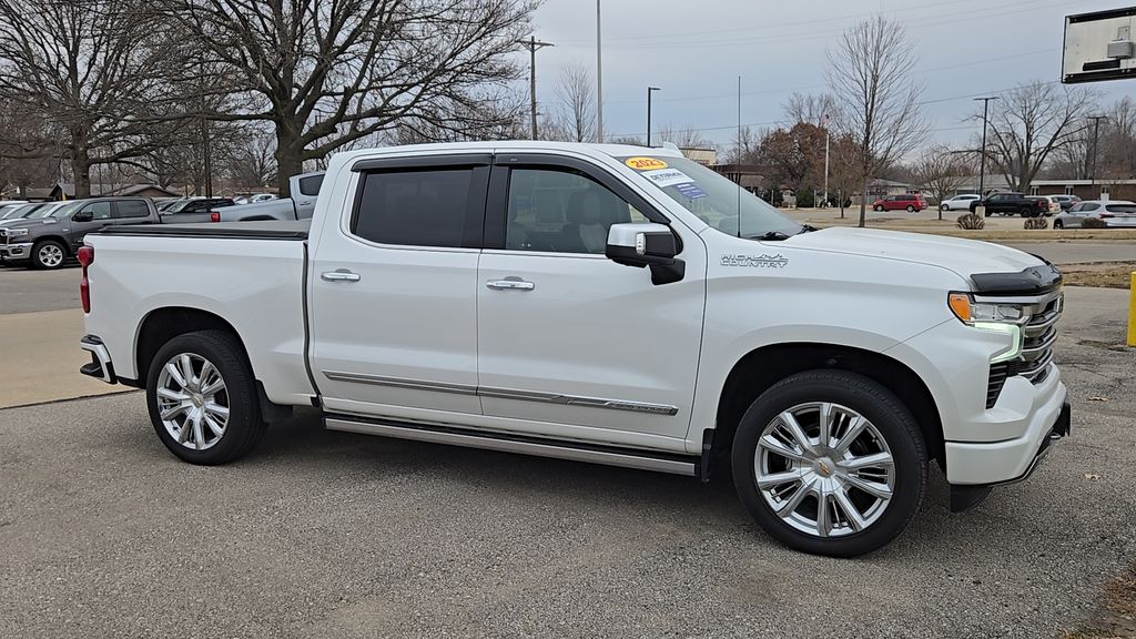 2023 Chevrolet Silverado 1500 High Country Crew Cab 4WD